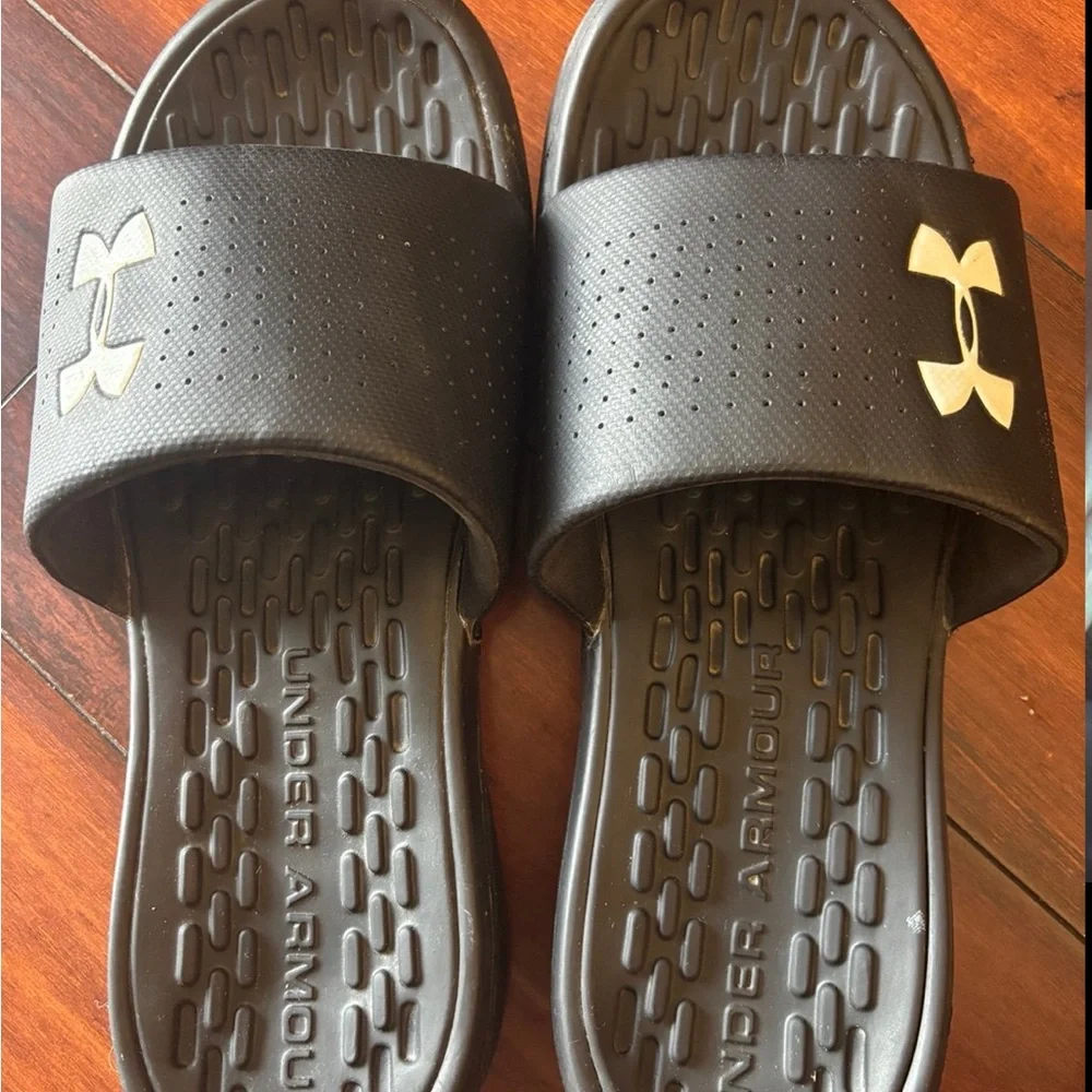 Under Armour Black Athletic Slides - Picture 1 of 2